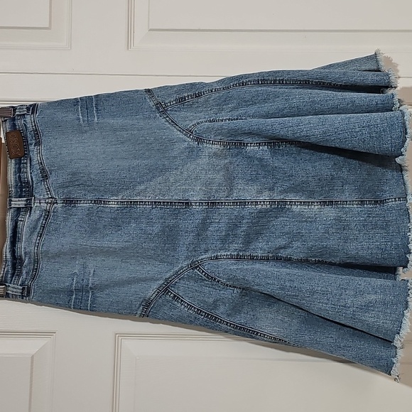 ✨ XOXO Y2K Denim Flare Panel Skirt Raw Hem Size 1/2 - Picture 5 of 5